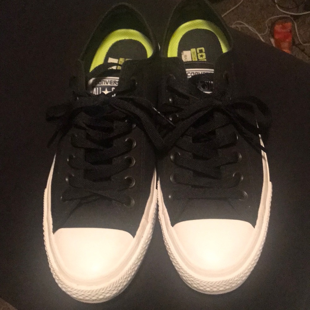 Black on white converse Chuck Taylor II